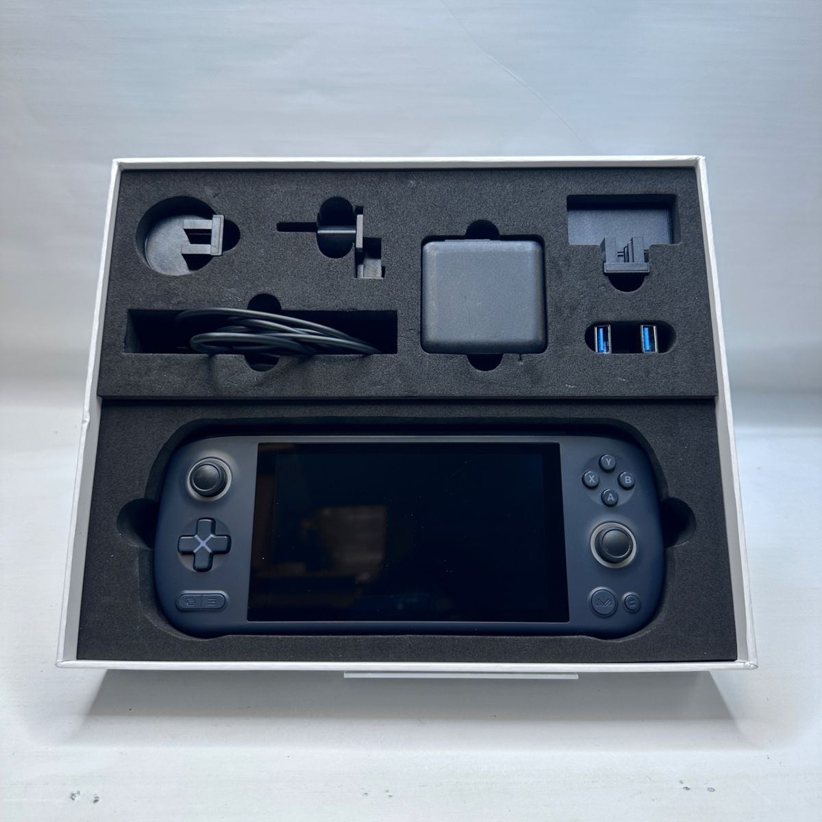 Main image 3