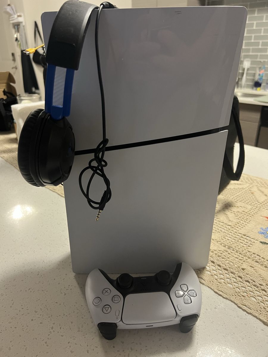 PS5 Slim Digital w Headset