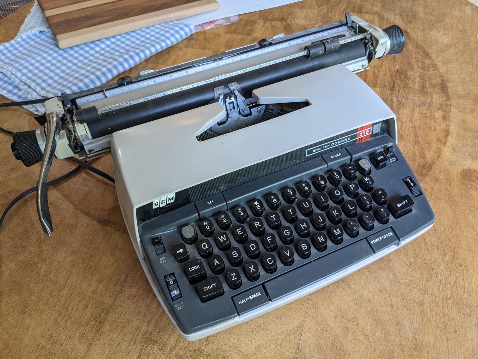For repair - SCM Smith Corona 6E 215 Electric Typewriter