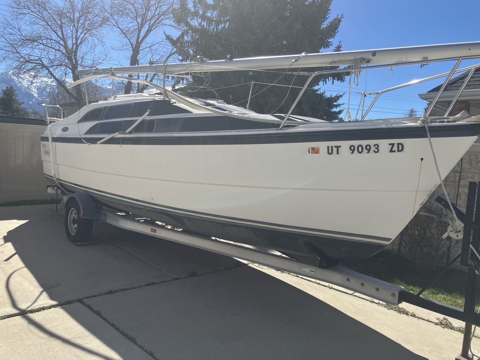 2004 MacGregor 26M Sailboat “powersailor”