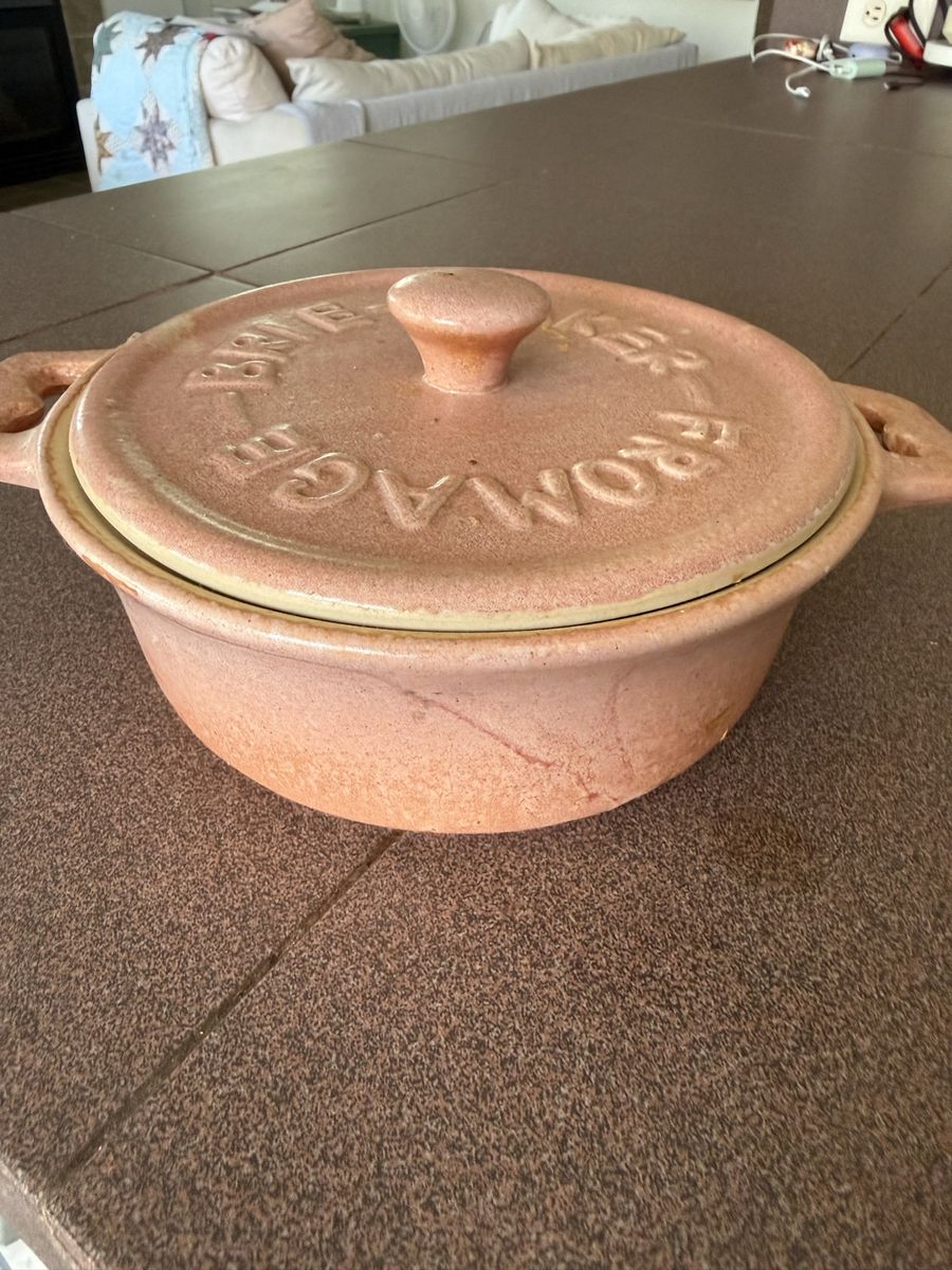 French Style Fromage Terracotta Ceramic Cheese Baker Dish Pot with Lid-pink