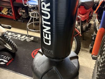 Century Original Wavemaster Freestanding Heavy Bag