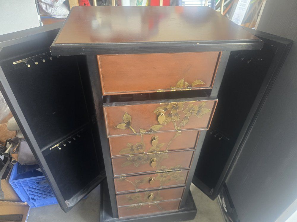 Main image 2