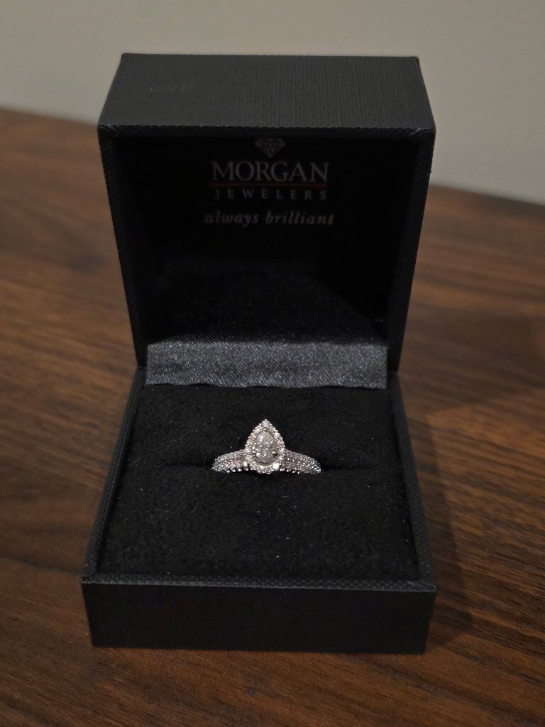 Diamond Engagement ring with matching band