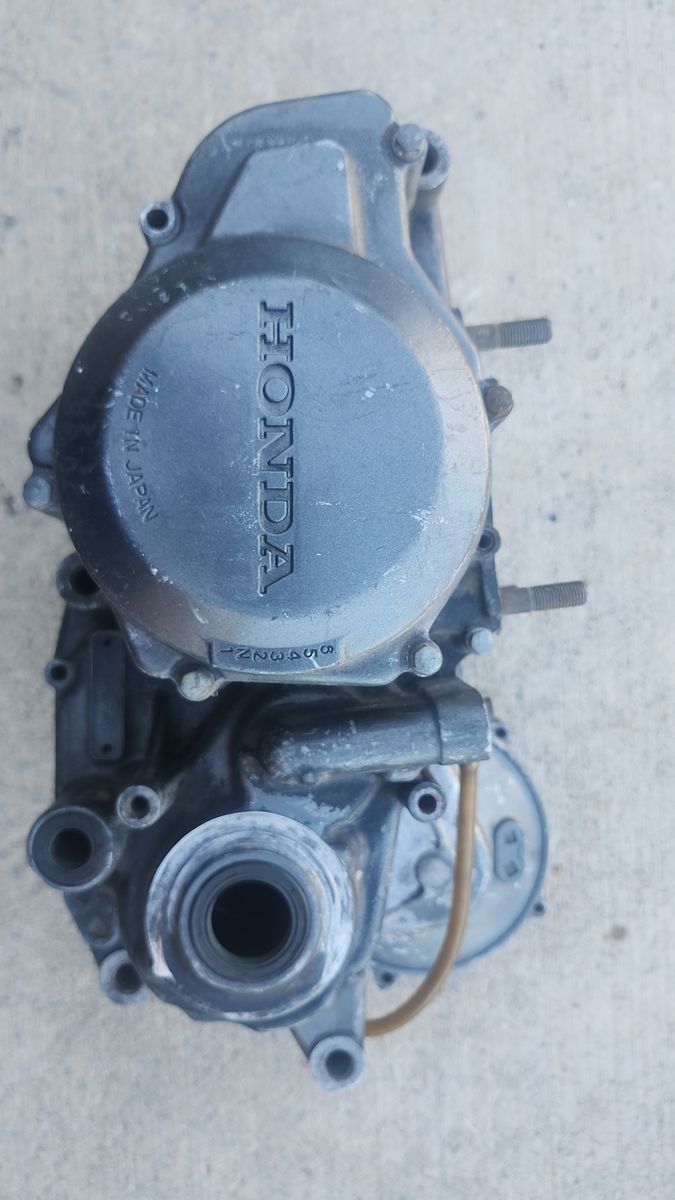 Honda 250 r bottom end case