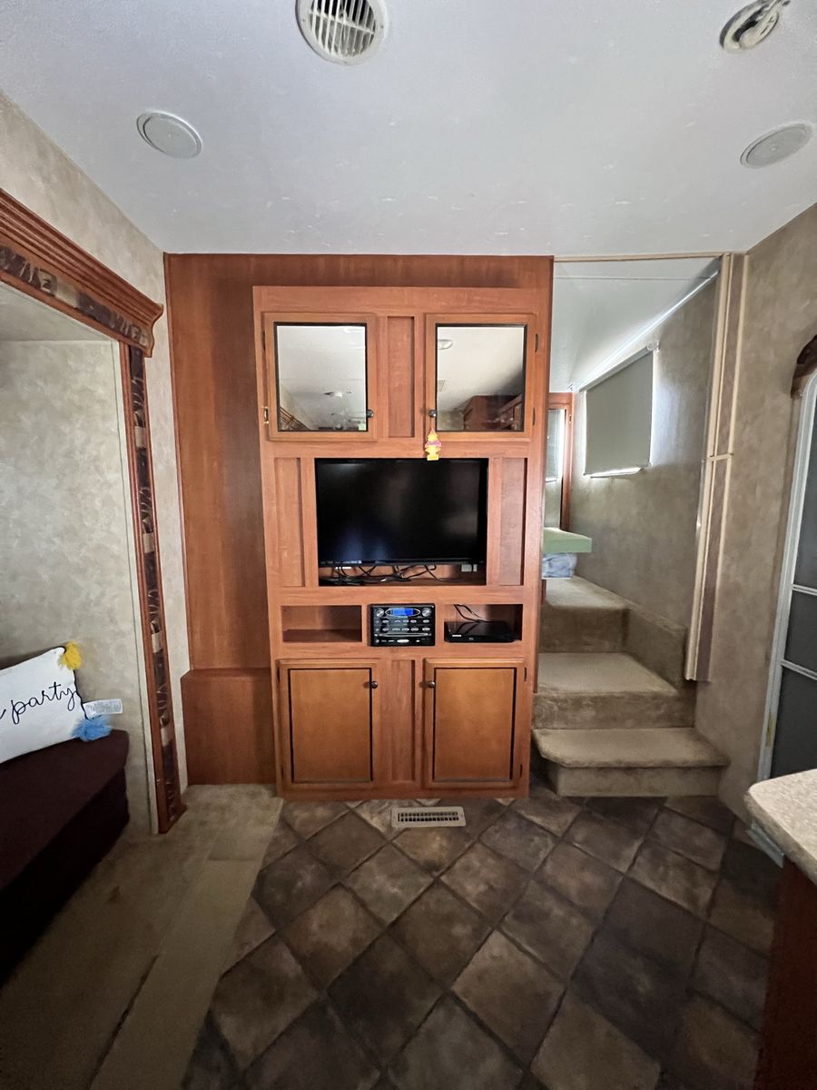 Main image 12