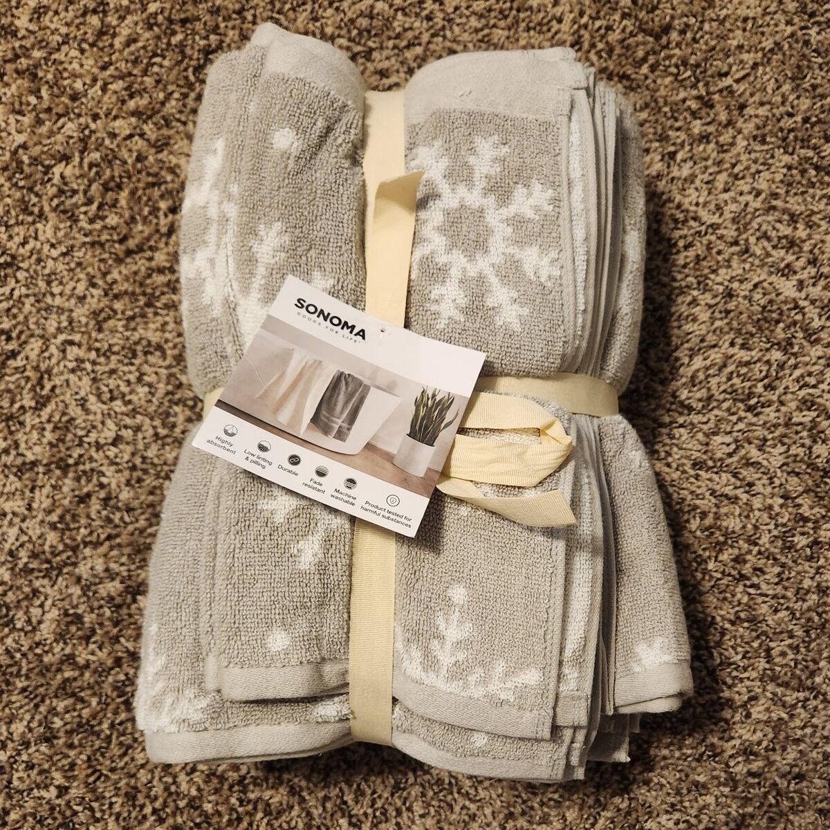 Brand New Sonoma Goods Snowflake Towel Set