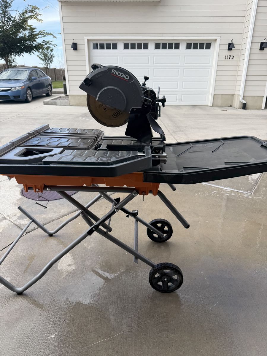 Rigid 15 amp 10” Wet Tile Saw w/ Portable Stand