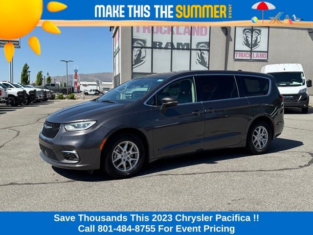 2023 Chrysler Pacifica Touring L