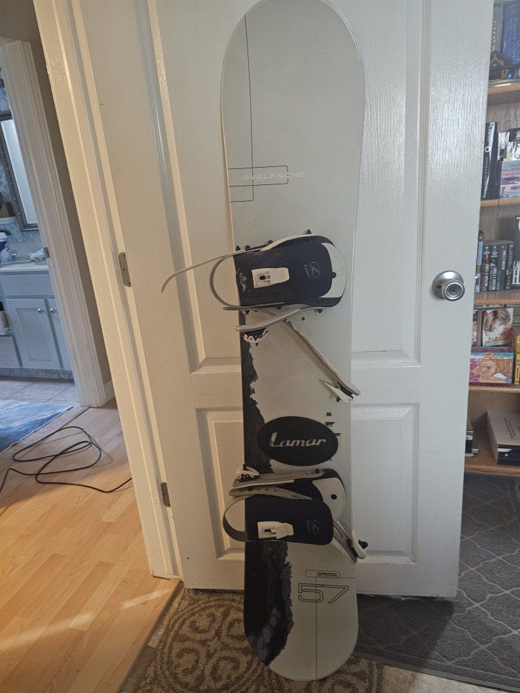 Lamar Avalanche Special 57 Snowboard with Bindings - 157cm