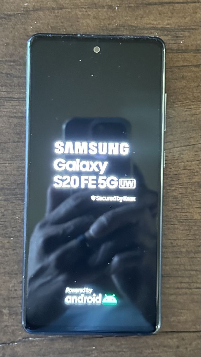 Samsung Galaxy S20 FE 5G UW - Black - Unlocked Android Smartphone (with brand new case)