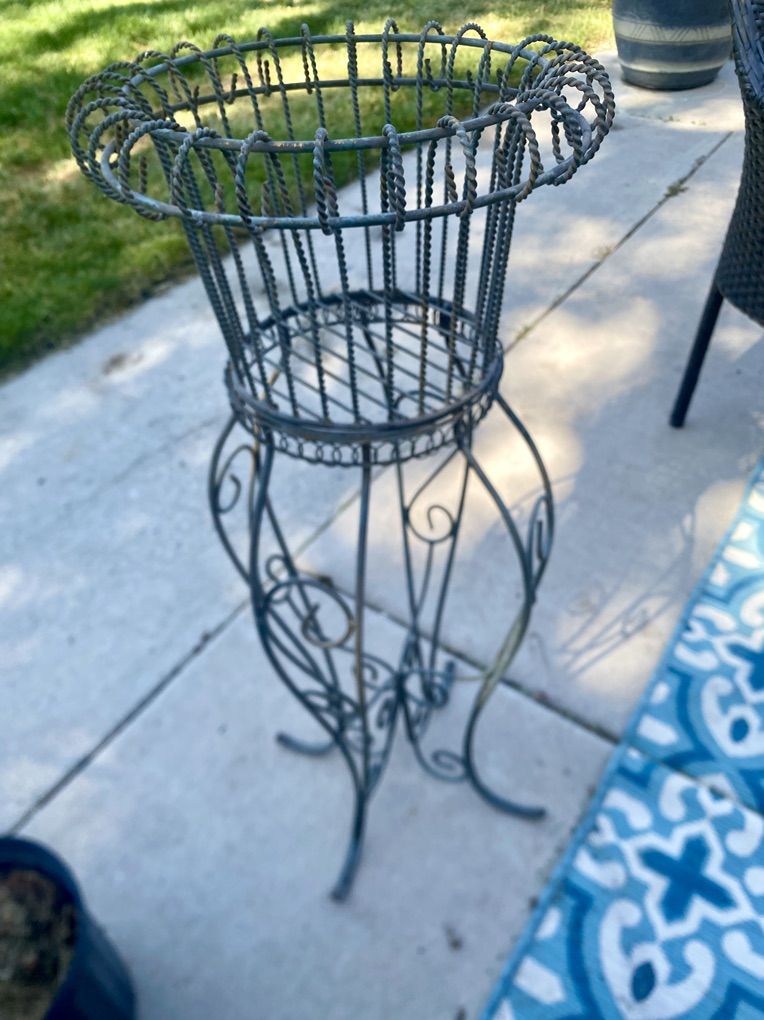 31.5” Vintage Ornate Wrought Iron Plant Stand