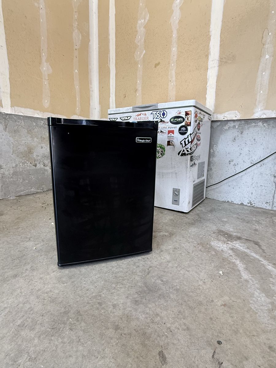 Magic Chef 2.6 cu. ft. Mini Refrigerator - Black