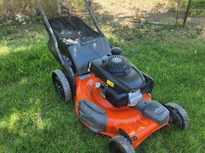 Husqvarna HU700F 22-inch Autowalk Variable Speed Self-Propelled Gas Lawn Mower