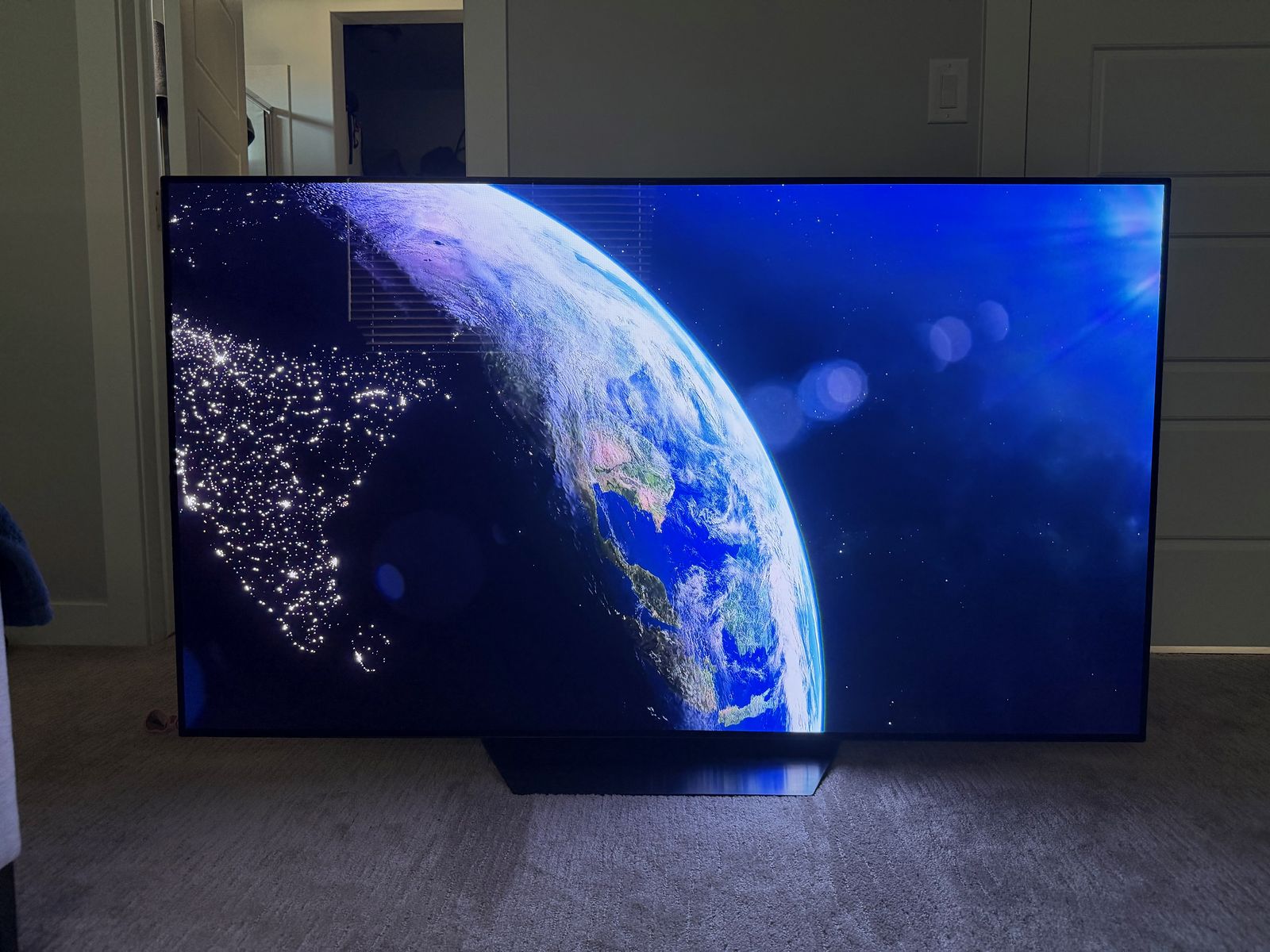 Main image 3