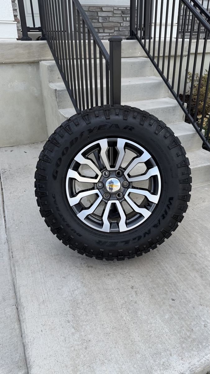 Chevy Silverado 1500 Tahoe Rims and Tires 275/70R18 Goodyear Wrangler Duratrac