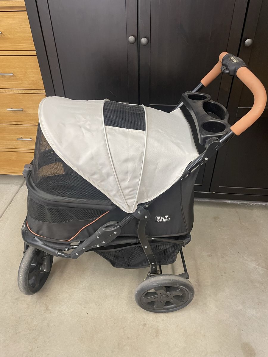 Pet stroller