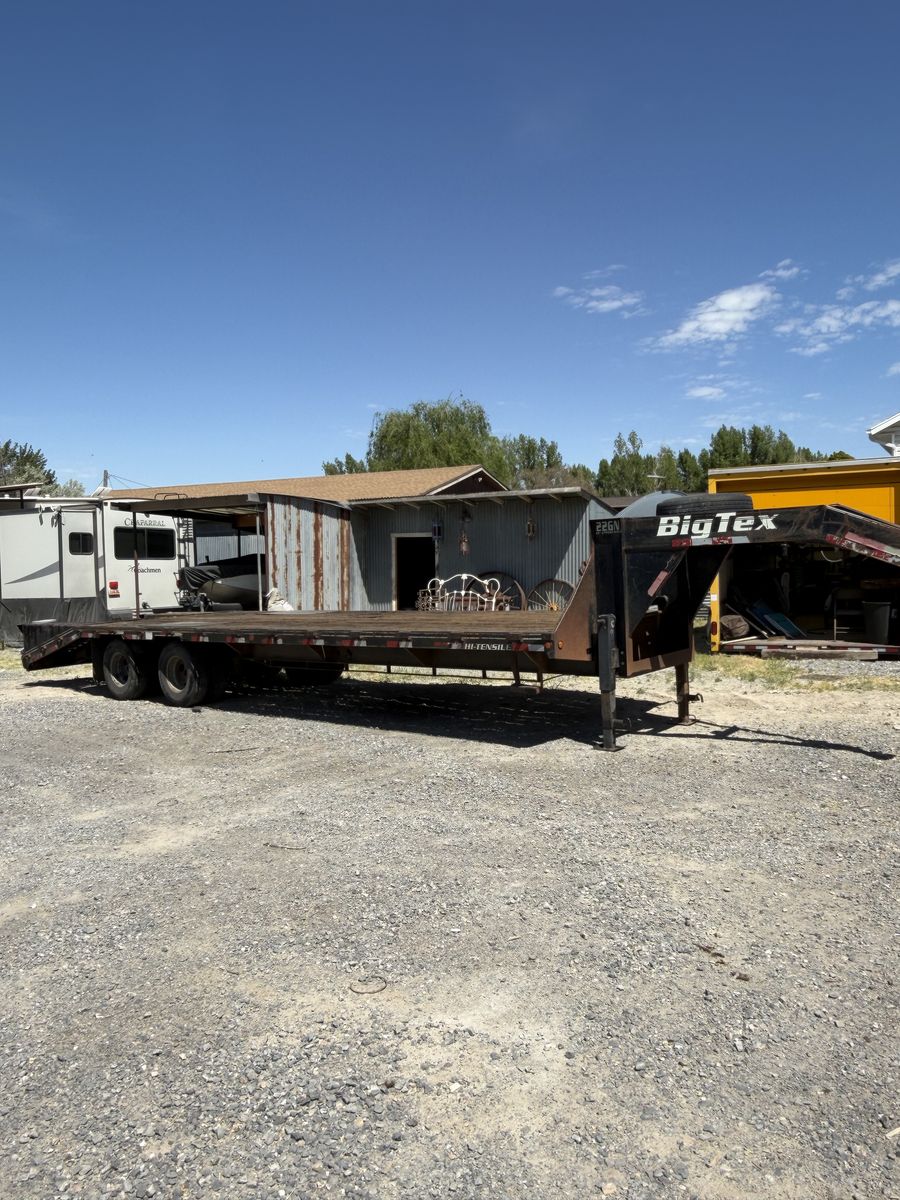 2001 Big Tex goose neck trailer