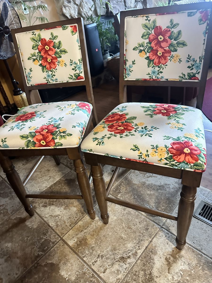 Pioneer counter high stools/2