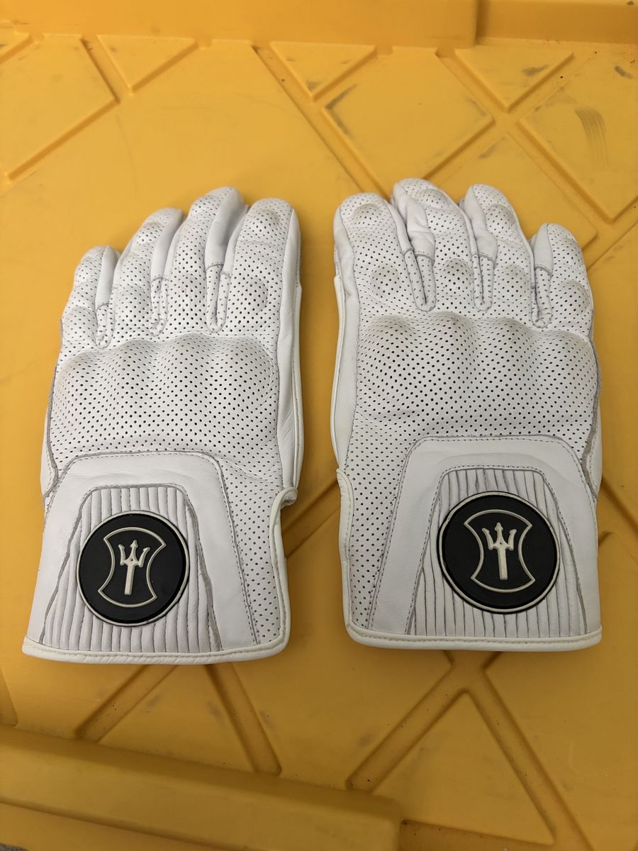 Stingray White Perforated Motorcycle Gloves with Black Logo - Size 11 XL Used Good Condition