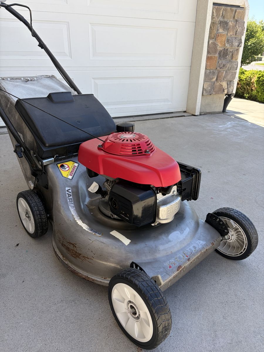 Honda HRR216 VKA Self-Propelled Lawn Mower - Fully Serviced