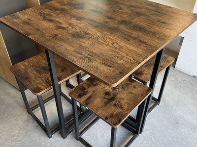 Breakfast Nook Table and Stools