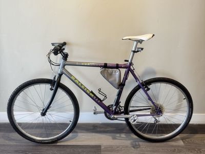 M/L Raleigh MT-500 Bicycle 26” tires well maintained