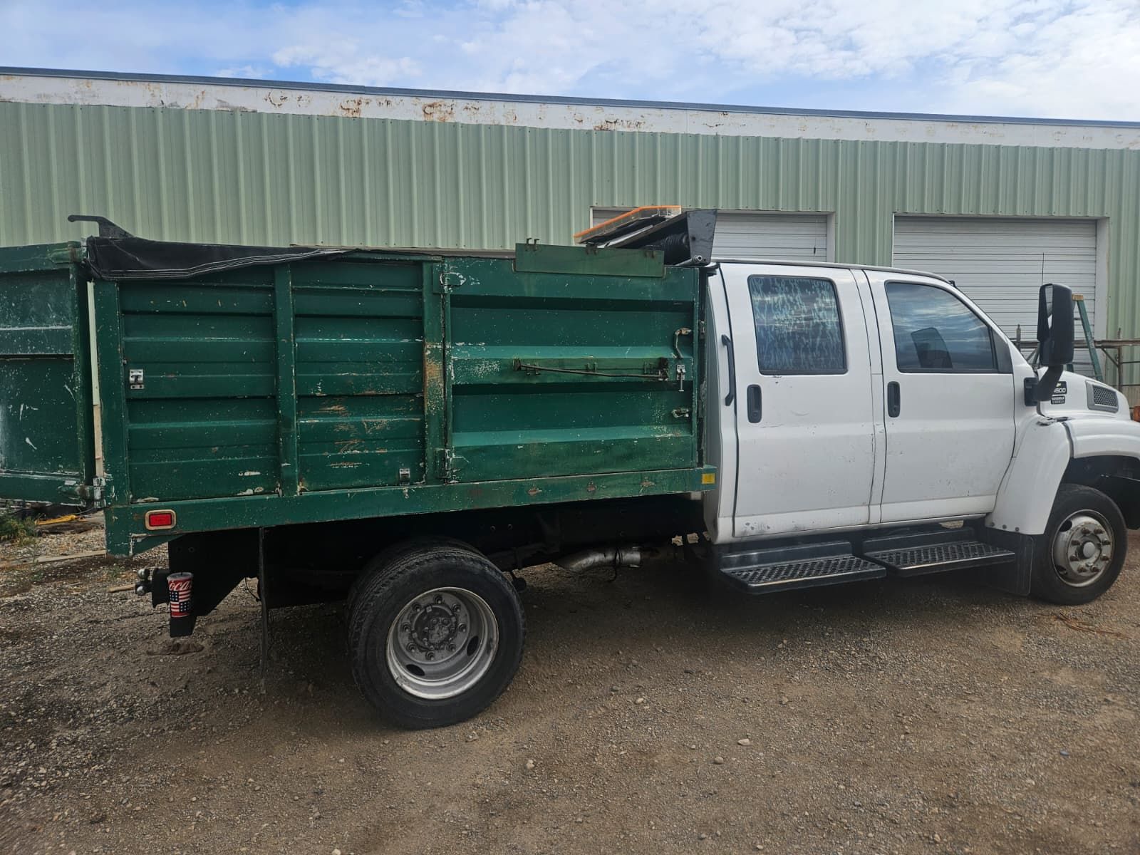 9'  Dump bed with ram