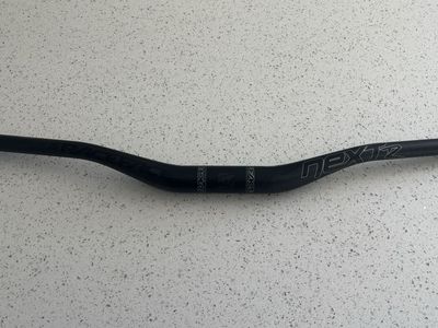 Race Face Next R 35 35mm Rise Carbon Mountain Bike Handlebar 760mm - Black