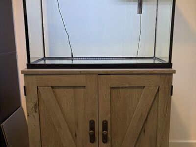 37 Gal Fishtank And Stand (Supplies Included)
