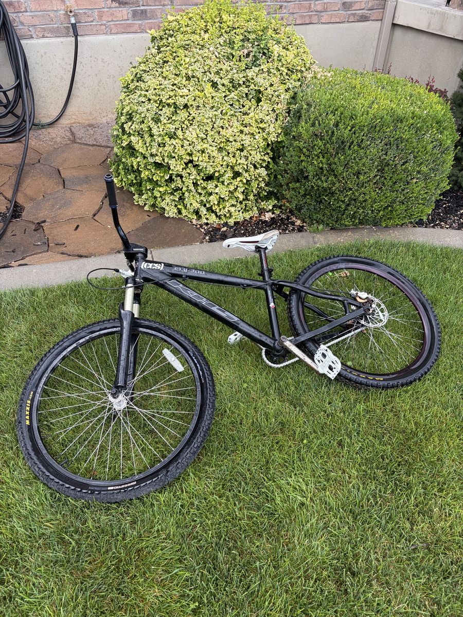 KHS DJ 300 Dirt Jumper Bike - Black, Used