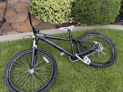 KHS DJ 300 Dirt Jumper Bike - Black, Used