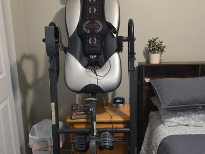 Brand new Innova Advanced Heat and massage Inversion table tanle