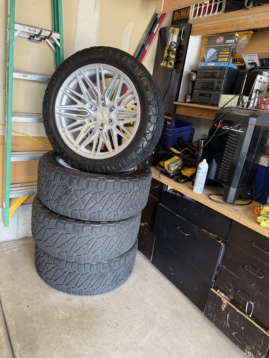 Set of 4 22” Vossen Hybrid Forged HF6-5 Wheels & Nitto Ridge Grappler Tires 