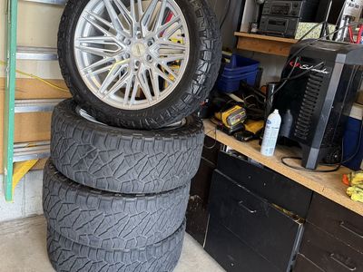 Set of 4 22” Vossen Hybrid Forged HF6-5 Wheels & Nitto Ridge Grappler Tires