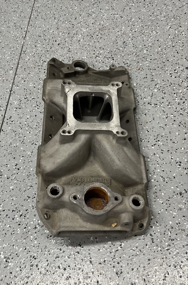 Sbc intake manifold