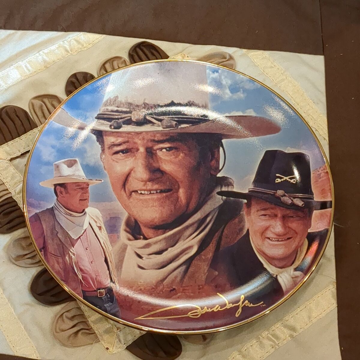 John Wayne collectors plate #2