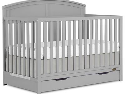 Brand New in Box - Dream On Me Storybrooke 5in1 Convertible Crib, Under Drawer, Pebble Grey, Pinewo