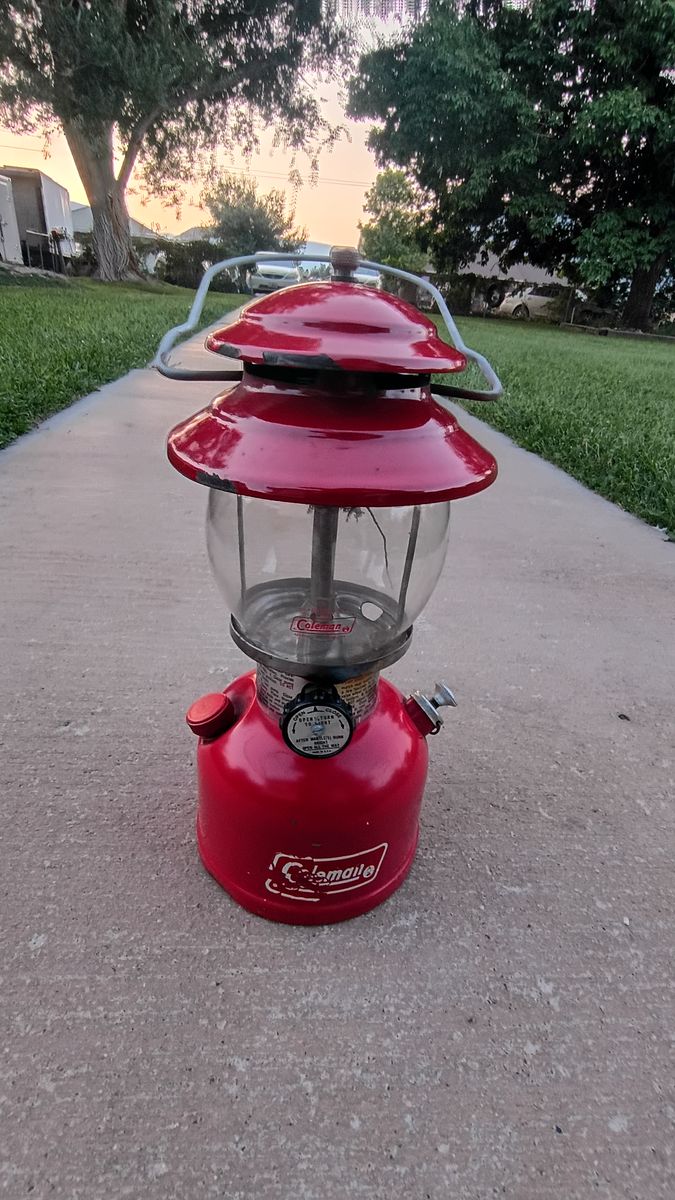 Coleman 200A Red Lantern