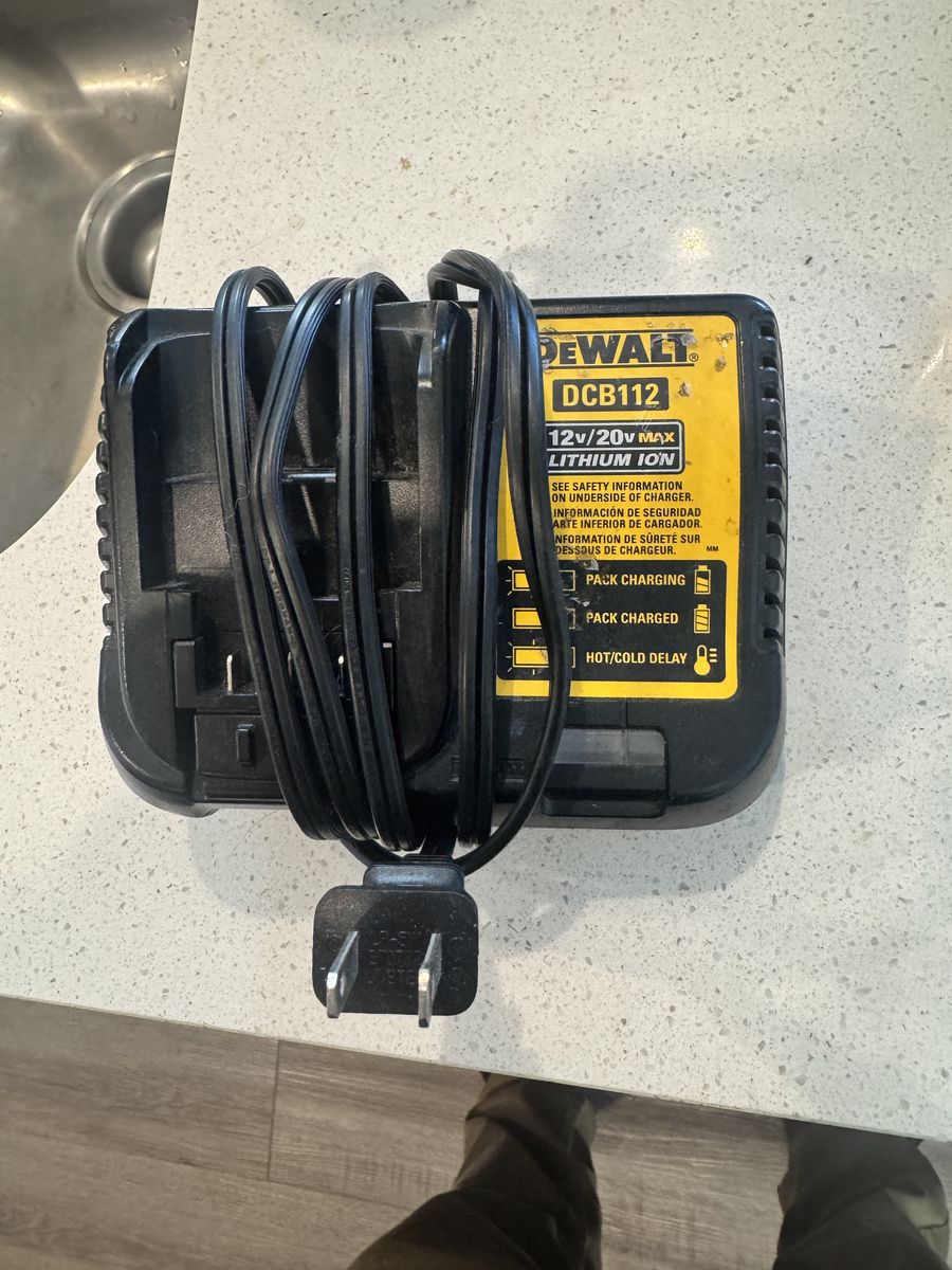 Dewalt Dcb112 Fast Charger