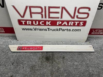Used Kenworth Right Trim-Threshold Extrusion, Part # S60-1530R