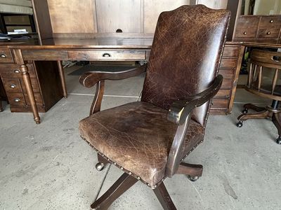 $246 obo! Vintage “Butch Cassidy” Executive Office Chair 🤠