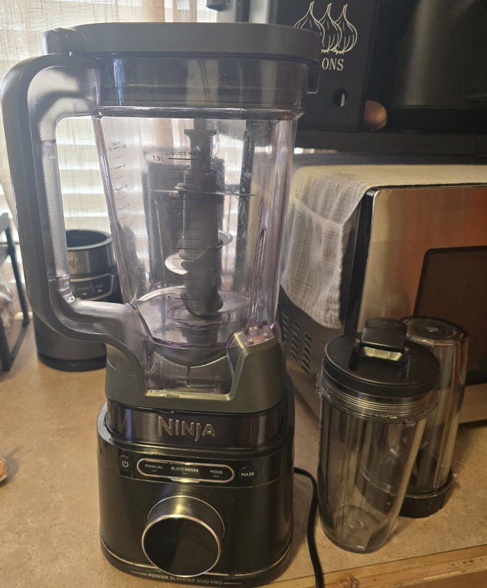 ninja blender with smoothie cups