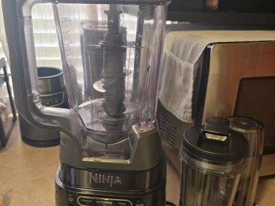 ninja blender with smoothie cups