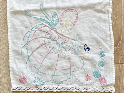 Vintage | Hand Embroidered | Table Runner | Retro