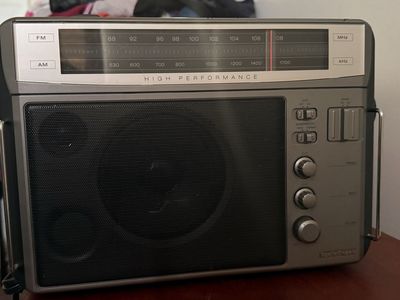 Radio Shack Model 12-903 High Performance Tuned RF AM/FM Extended Range Portable Radio