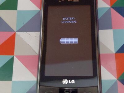Verizon LG Flip Phone Cellphone w Keyboard