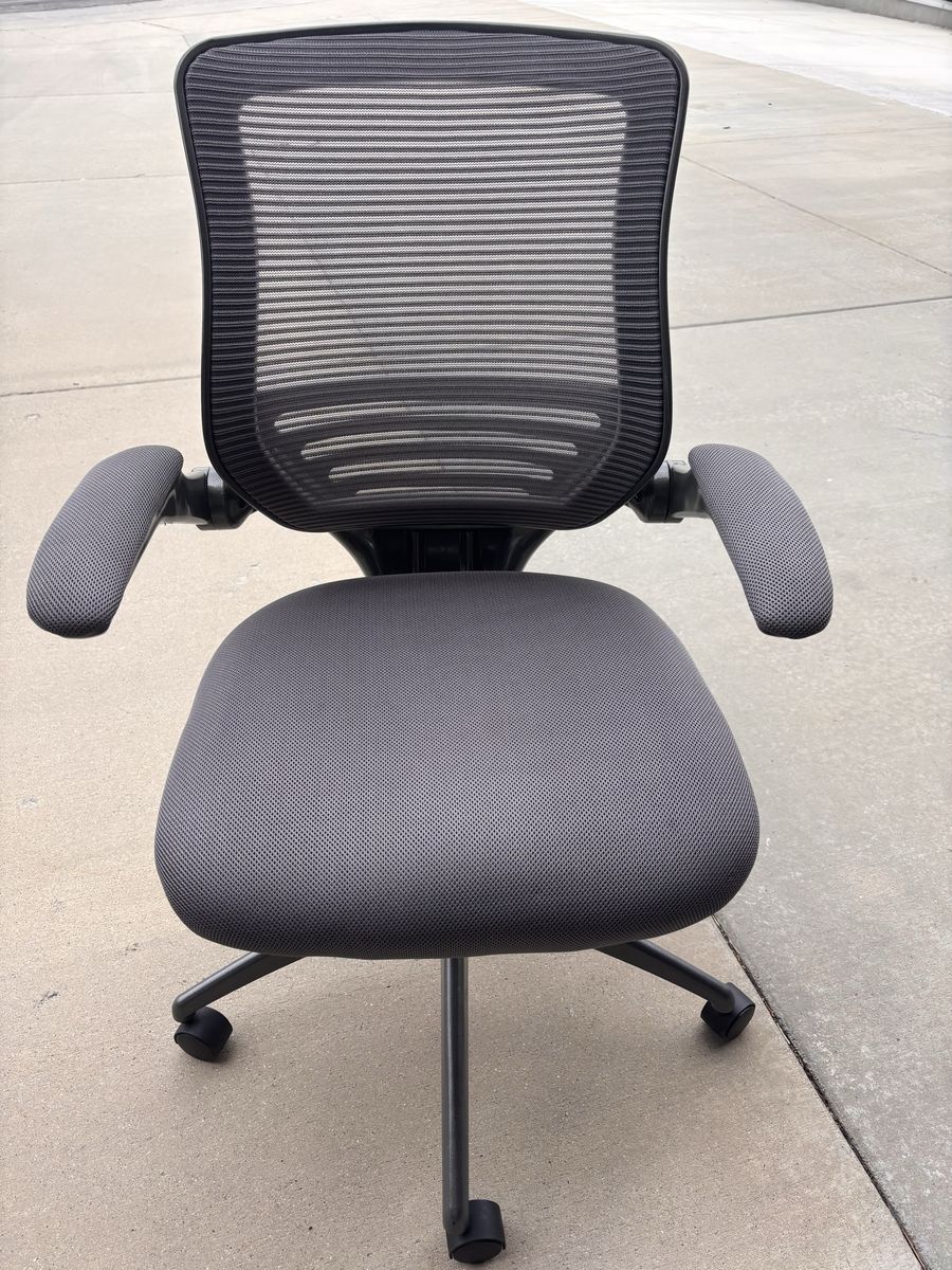 Very nice adjustable grey color office chair in great condition