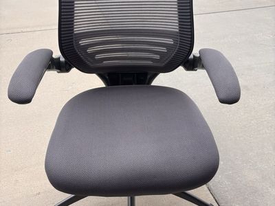 Very nice adjustable grey color office chair in great condition
