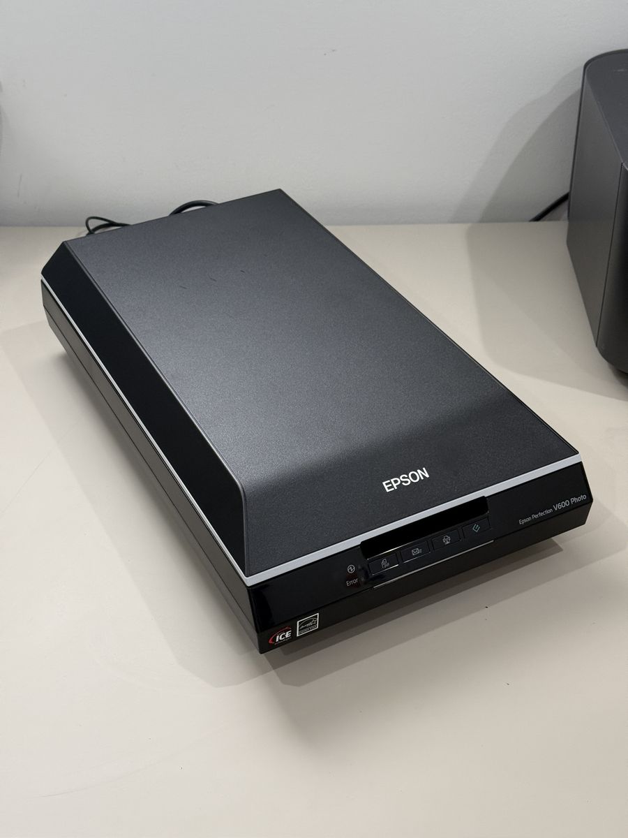 Epson Perfection V600 Photo Scanner -